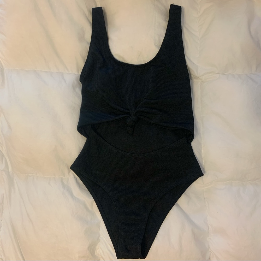 ZAFUL Ribbed Knotted Cut Out Swimsuit